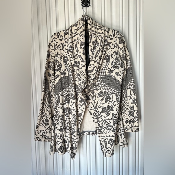 RARE Free People Cream & Black Bird Print Wide Lapel Fitted Cardigan Jacket S - Picture 3 of 8